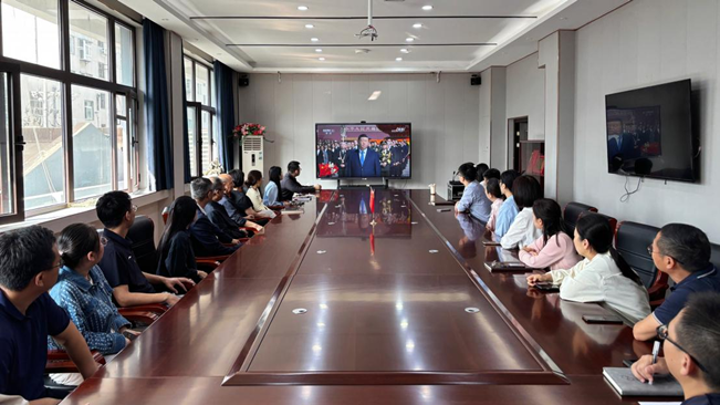 体育博彩平台排名
党委组织党员干部观看 在烈士纪念日习近平总书记等党和国家领导人向人民英雄敬献花篮仪式现场直播